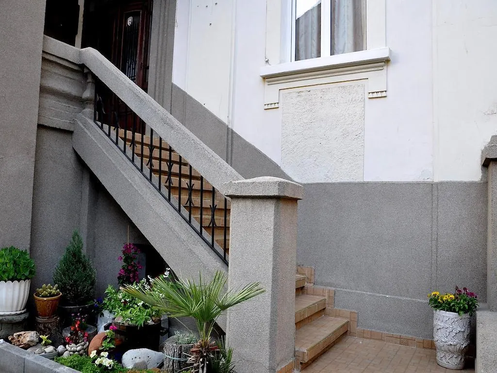 Гостевой дом Art Studios Elsor Бургас